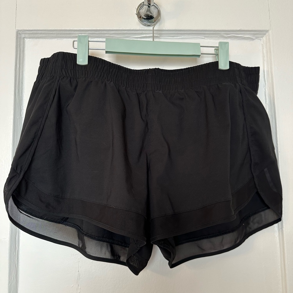 Women’s black Athleta mesh run short XL